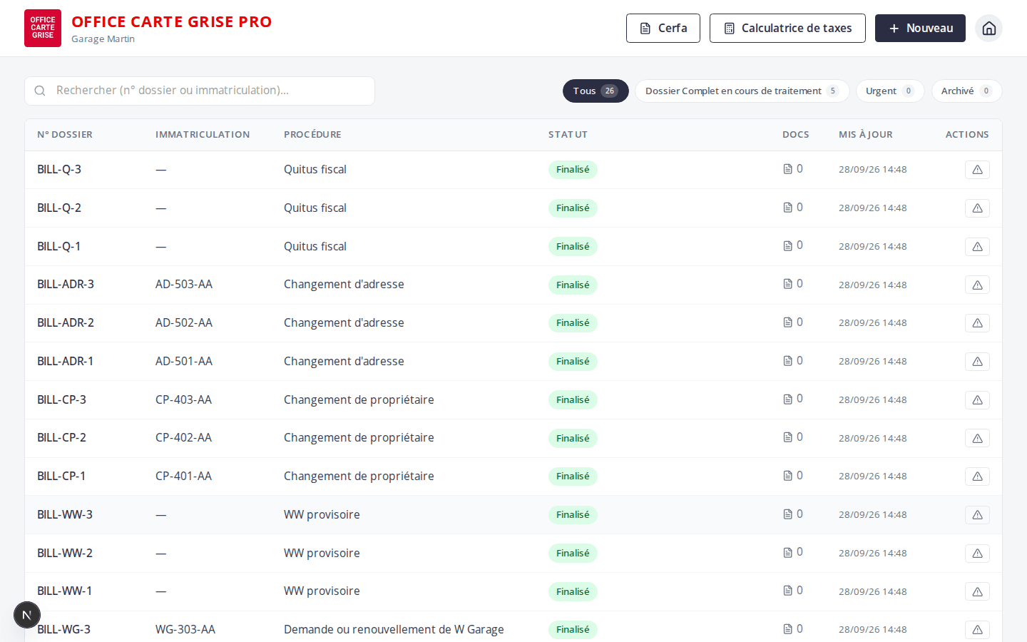 Console Service Pro : liste des dossiers, filtres et nom du garage en en-tête